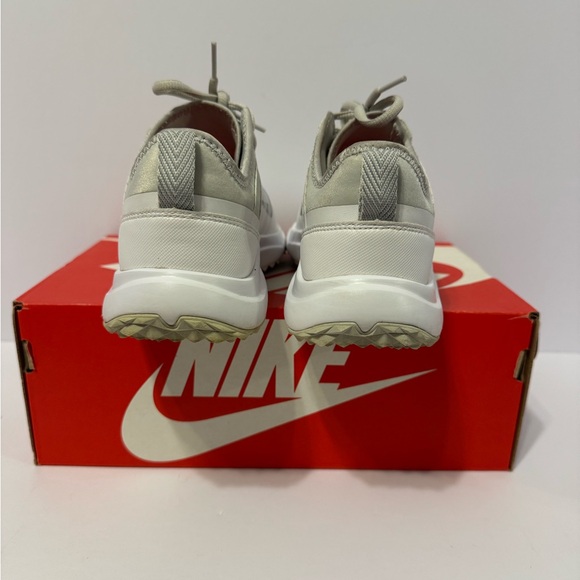 Women’s 6.5 Nike FI Impact 2 White/Platinum Waterproof Golf Shoes - Picture 4 of 7